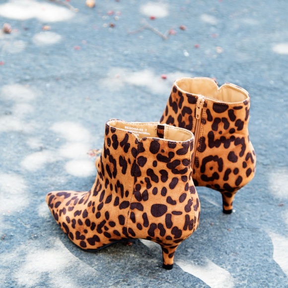NEW🔥 Leopard Ankle Booties Boot Kitten Low Heel - Picture 4 of 5